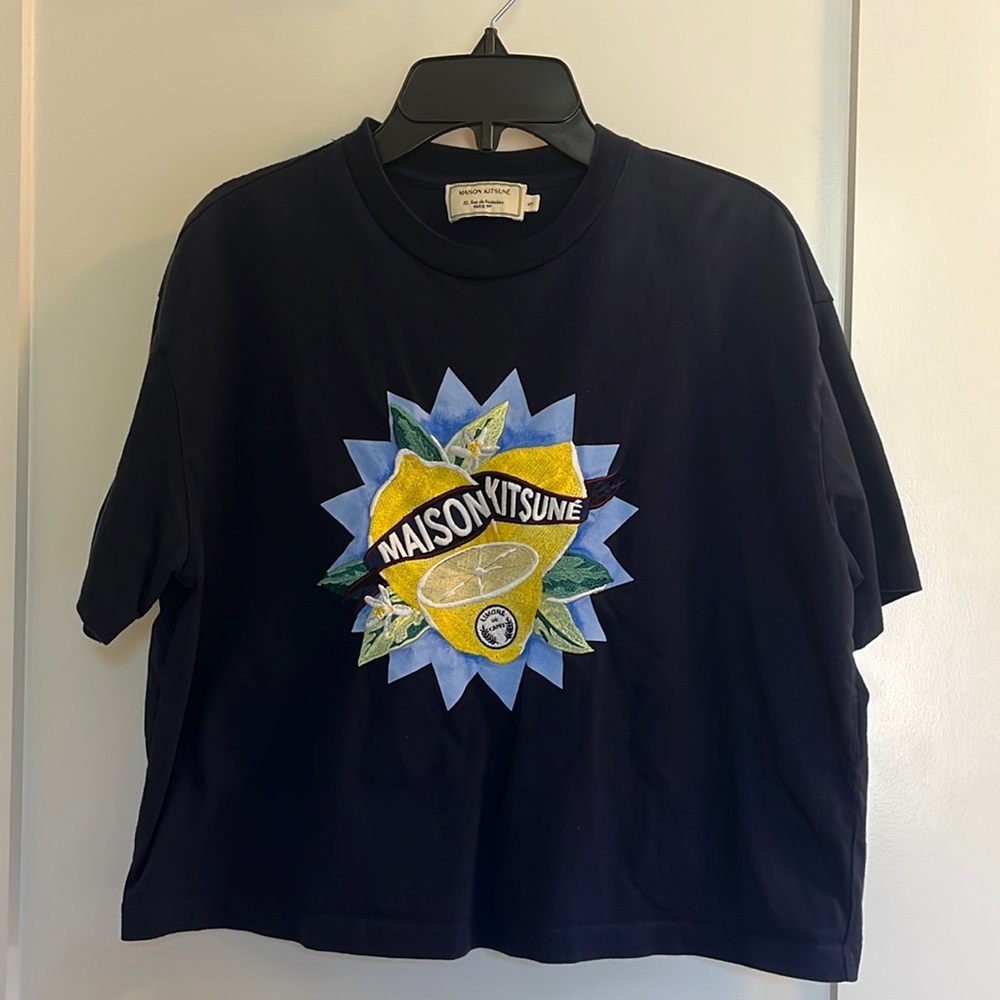 MAISON KITSUNE lemon embroidered crop t shirt, size small